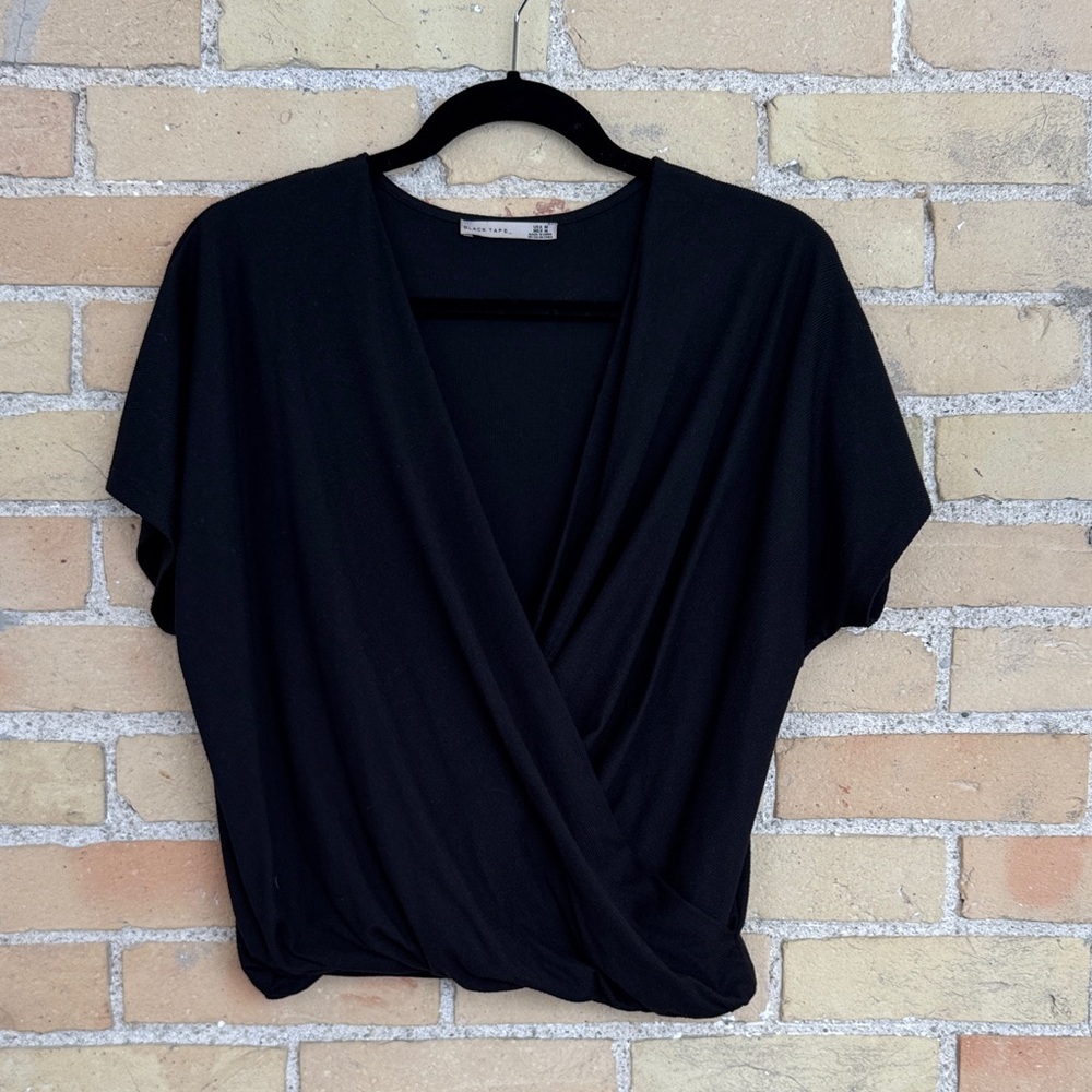 Black Tape Classic Black Crossover
Top